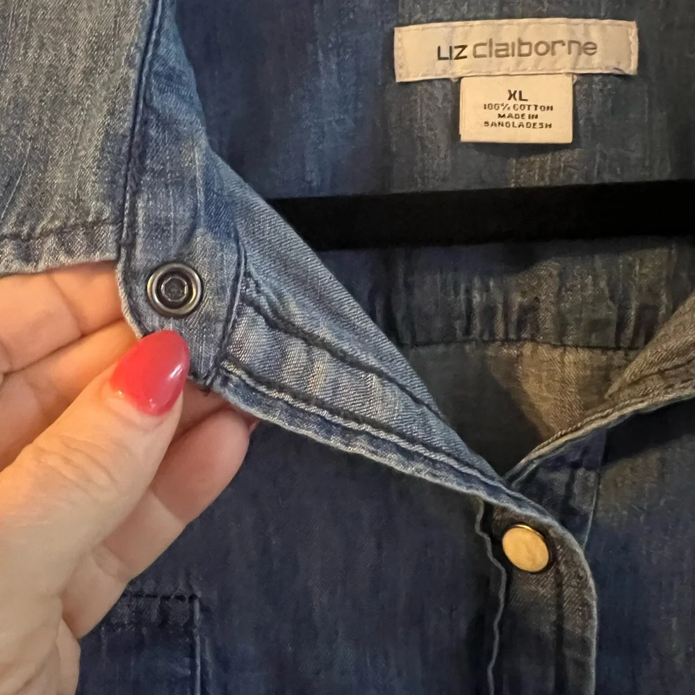 Liz Claiborne Classic Blue Denim Top - Picture 6 of 14